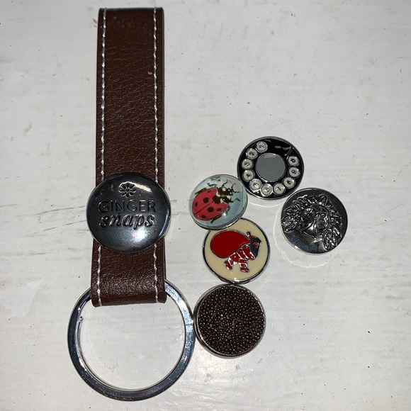 One 4.5” brown leather strap key ring for changeable snaps and 5 snaps. NWOT - Picture 1 of 2